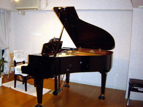 グランドピアノ
