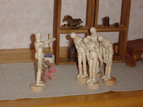 つつじヶ丘ピアノ教室の木製人形