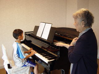 つつじヶ丘教室高齢生徒さんと小学生生徒さん