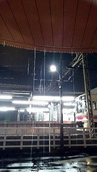 教室の入っているマンションの入り口付近の雨