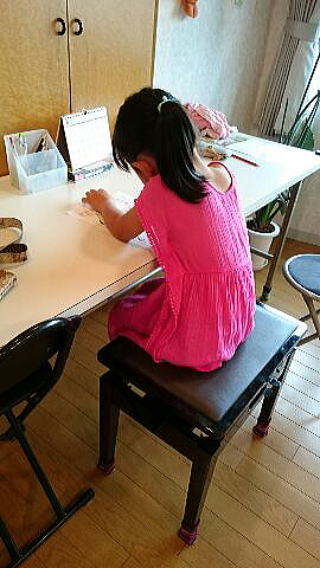 ワンピースを着た生徒