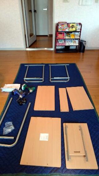 パソコンのデスクのパーツ