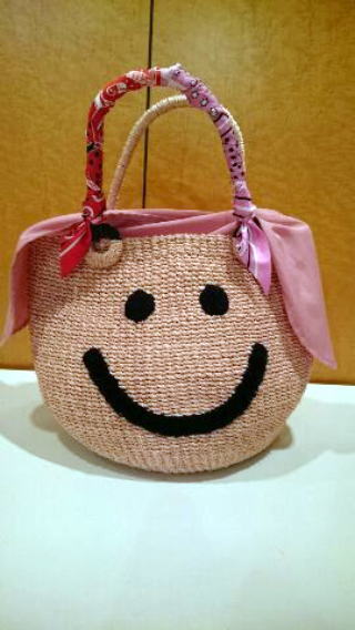 スマイル模様のバック