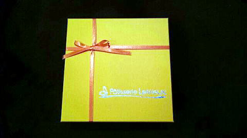 クリスマスプレゼントの焼き菓子